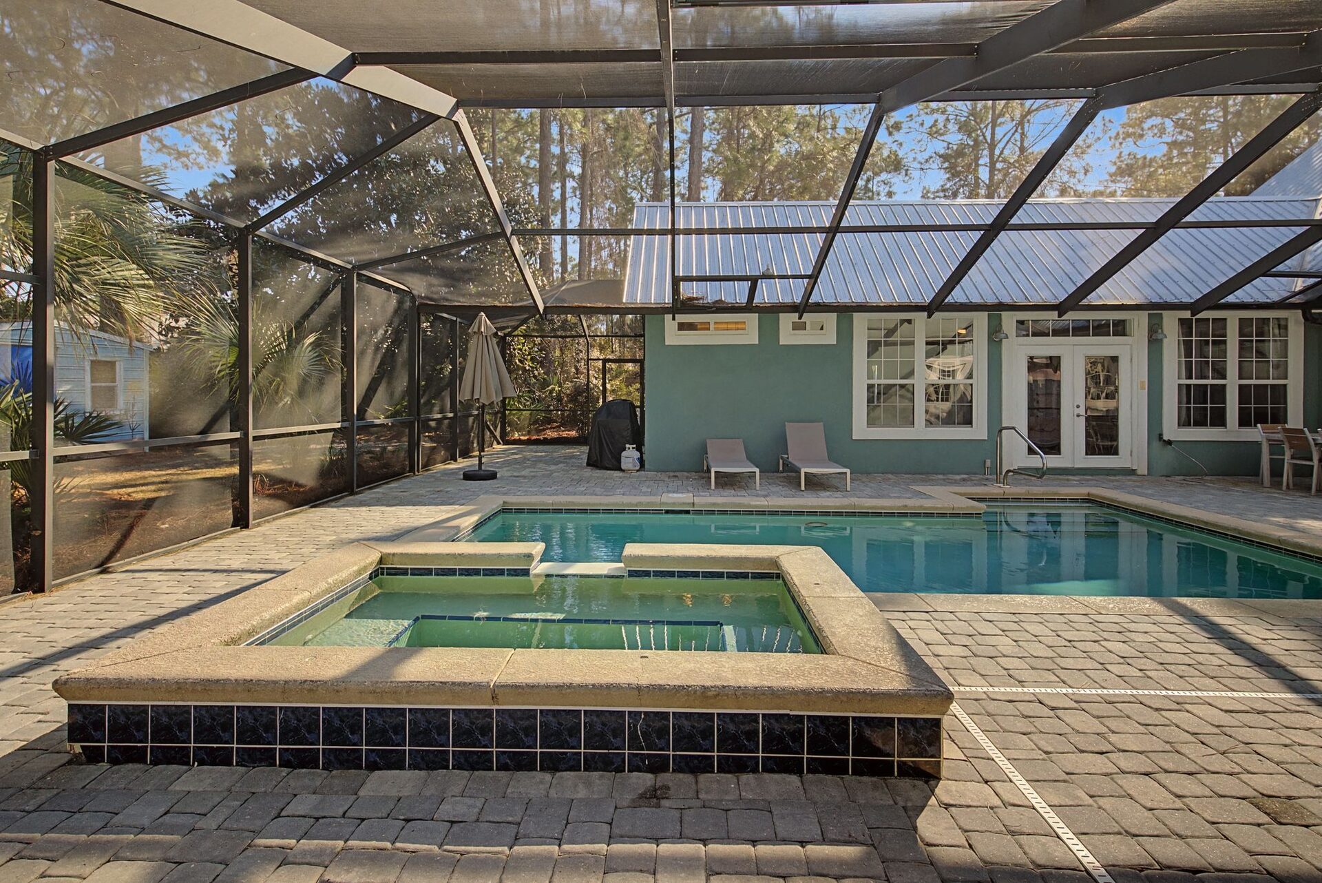 Barefoot Bliss pool and lanai